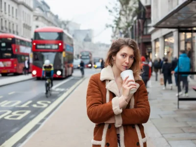 Вклейка британської візи повертається до України: швидке та зручне оформлення